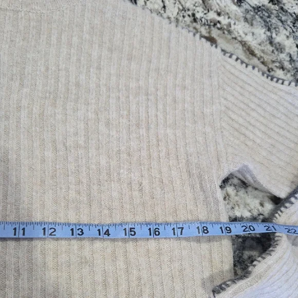 Line Ribbed Turtleneck Sweater - Picture 5 of 6